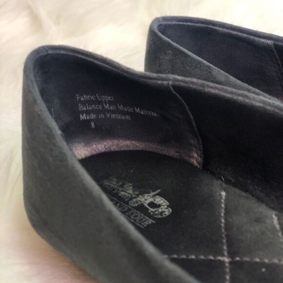 - Coach & Four Black Round Toe Flats, Size 8 - Picture 6 of 6